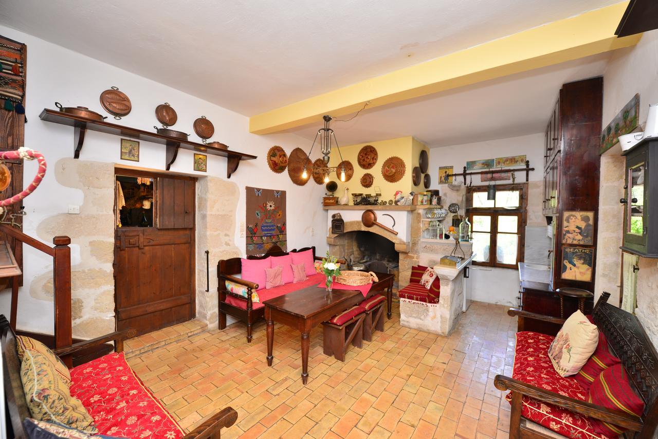 Appartement Viglatoras à Sárkhos Extérieur photo