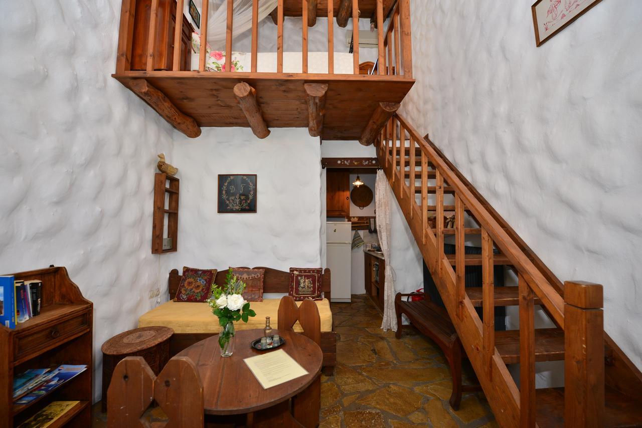 Appartement Viglatoras à Sárkhos Extérieur photo