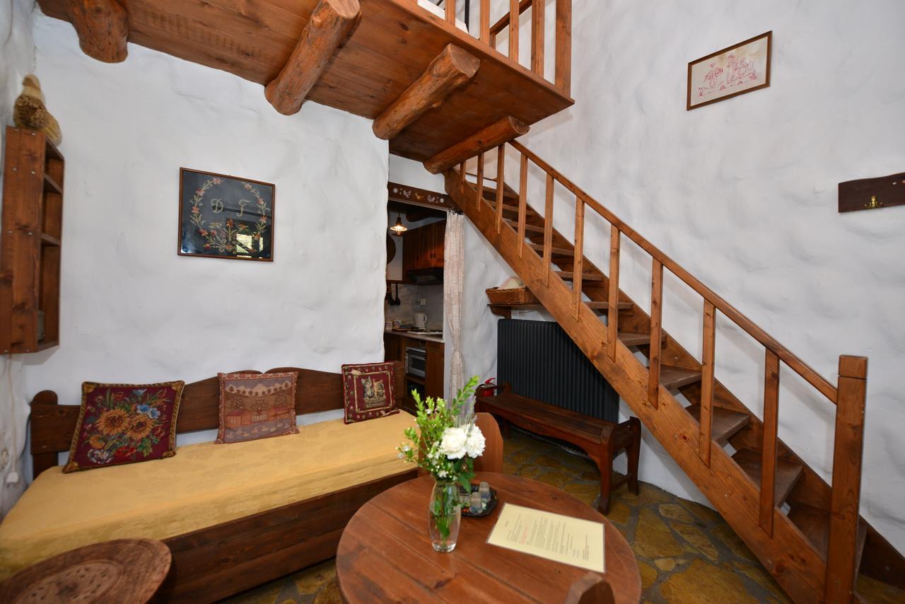 Appartement Viglatoras à Sárkhos Extérieur photo